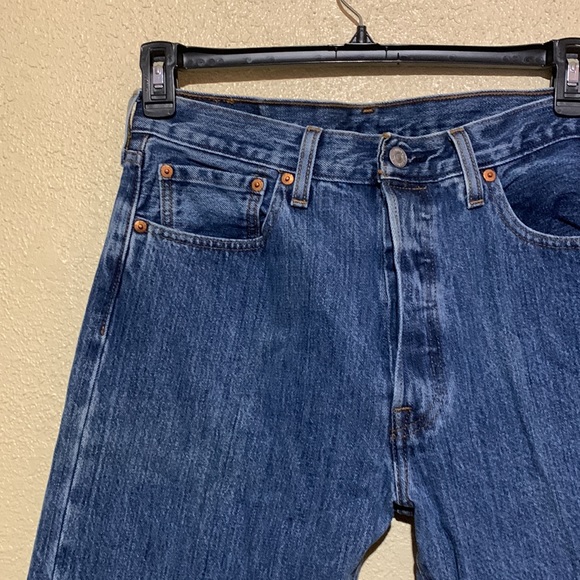 Levi Strauss Men's Jeans Button Fly Straight 501 Medium Wash W33xL34 - Picture 5 of 16